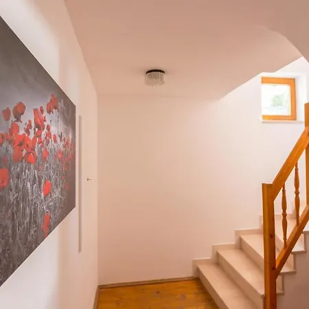 Resi Apartment *